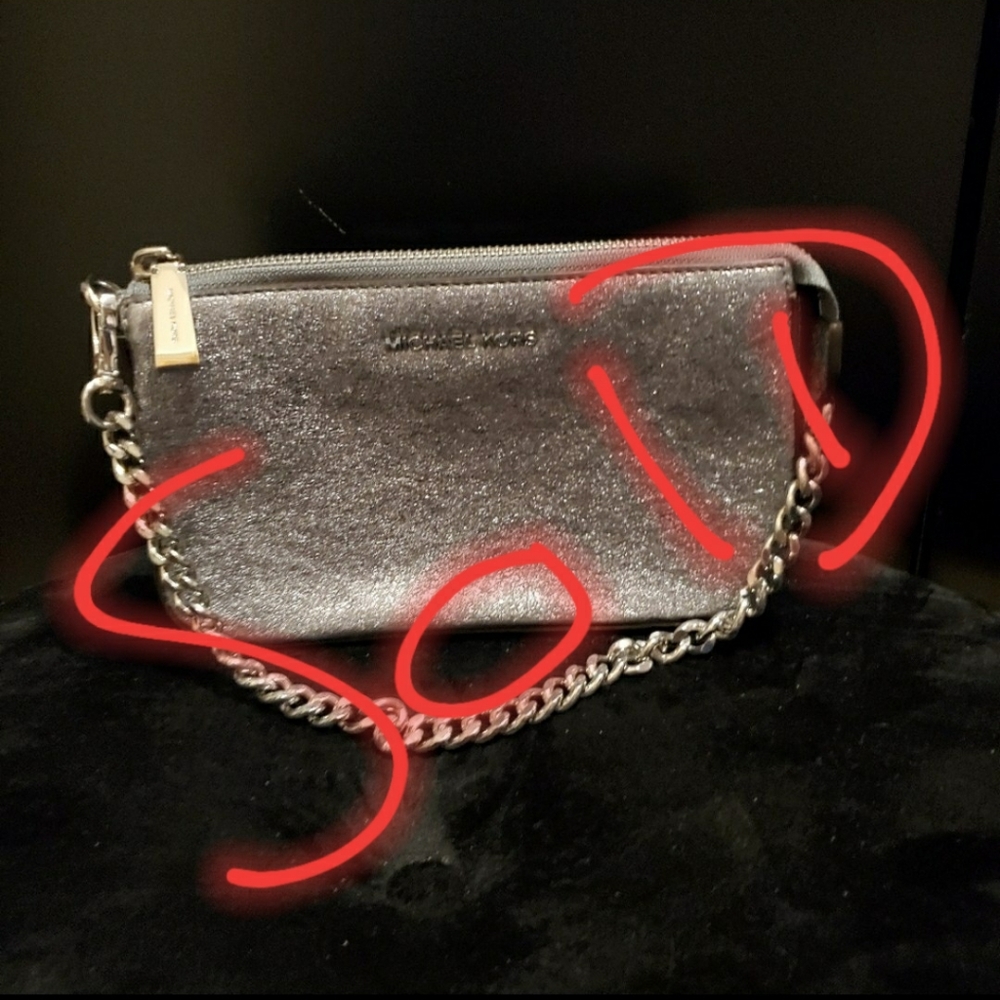 AUTH. NWOT Michael Kors Leather Clutch/wristlet